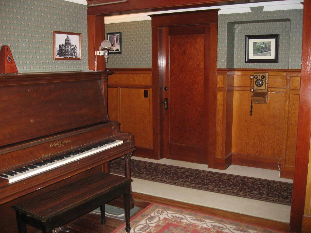 Oliver House Bed & Breakfast ภายนอก รูปภาพ